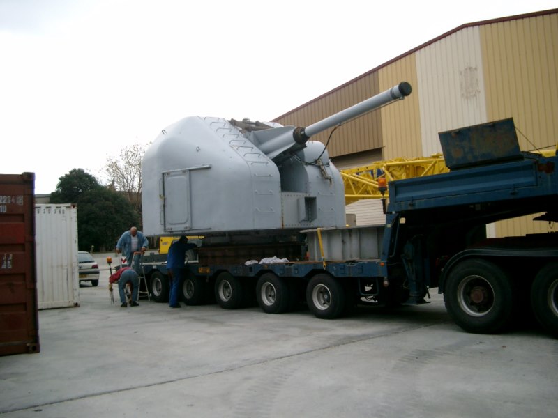 Transport exceptionnel de colis lourds et de caisses contenant des machines industrielles